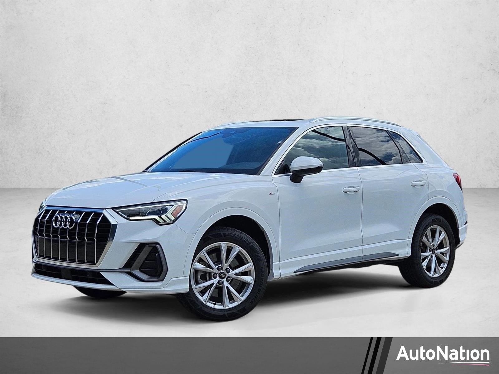 2024 Audi Q3 45 TFSI S Line Premium quattro's photo