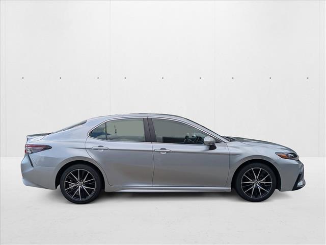 2023 Toyota Camry SE photo 4