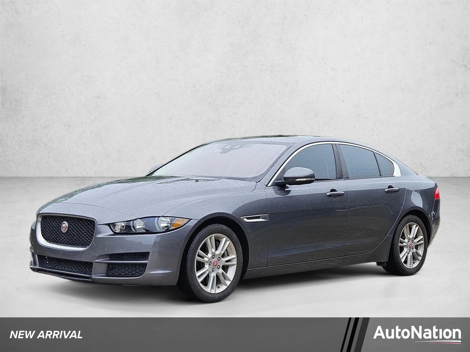 2017 Jaguar XE 25t Premium's photo