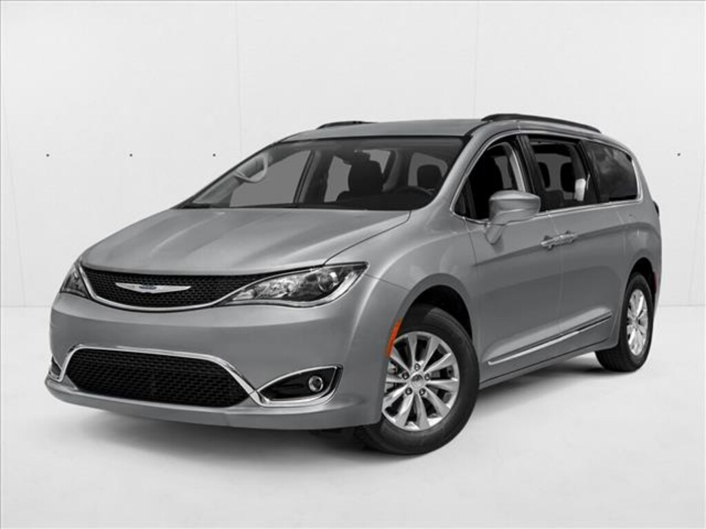 Used 2019 Chrysler Pacifica Touring Plus Mini-van Passenger