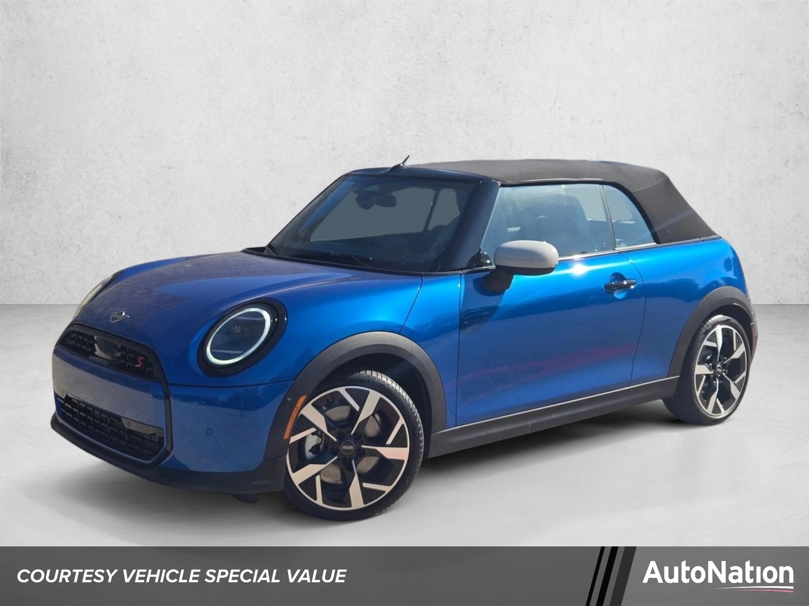 2026 MINI Convertible Cooper S Signature's photo