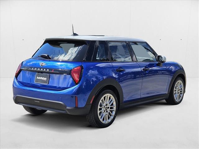 2025 Mini Cooper 4 Door Hardtop S photo 2