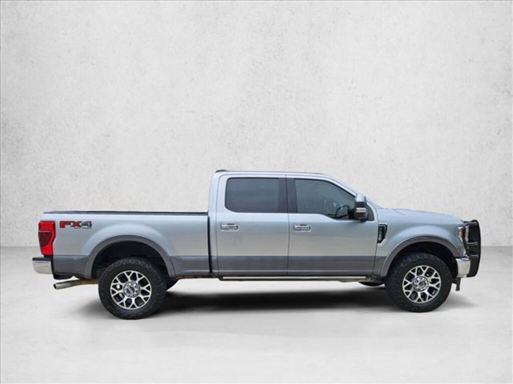 Used 2022 Ford F-250 LARIAT Crew Cab Pickup