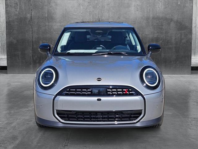 2025 Mini Cooper S Hardtop 2 Door Iconic photo 2