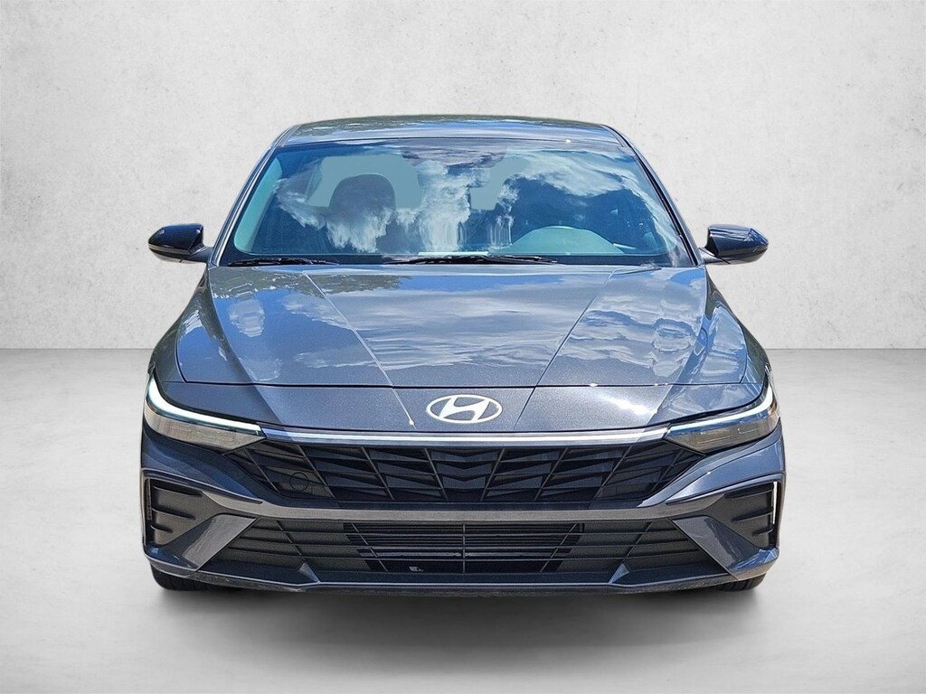 Used 2025 Hyundai Elantra SEL Sport 4dr Car