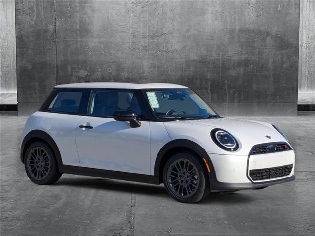 2025 Mini Cooper Hardtop 2 Door Signature photo 3