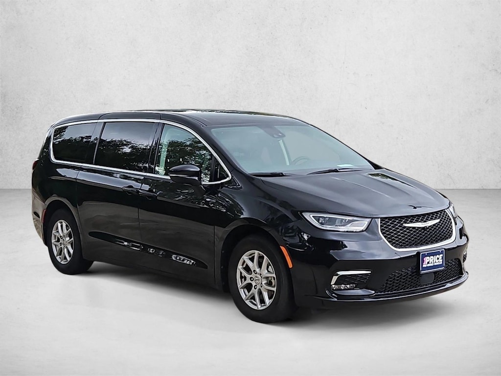 Used 2024 Chrysler Pacifica Touring L Mini-van Passenger