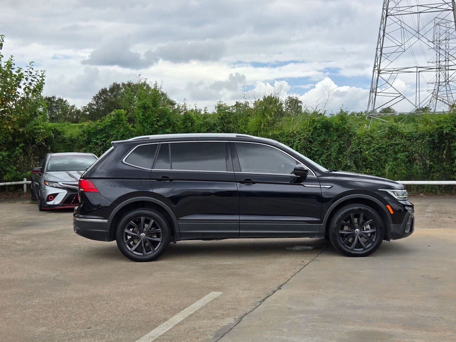 Used 2022 Volkswagen Tiguan SE Sport Utility