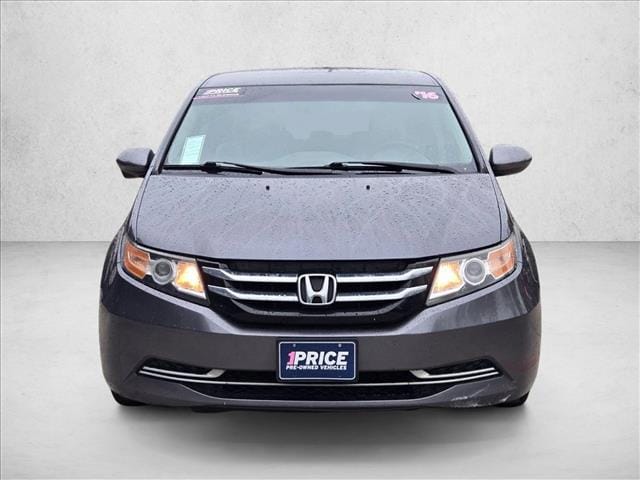 Used 2016 Honda Odyssey SE with VIN 5FNRL5H3XGB098928 for sale in Conroe, TX