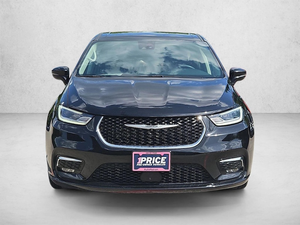 Used 2024 Chrysler Pacifica Touring L Mini-van Passenger