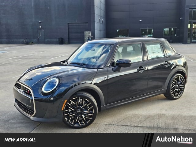 2026 MINI Hardtop 4 Door S's photo