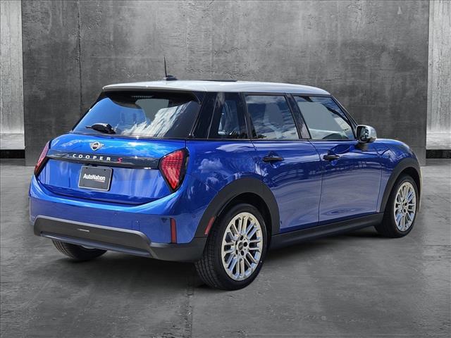 2025 Mini Cooper 4 Door Hardtop S photo 2