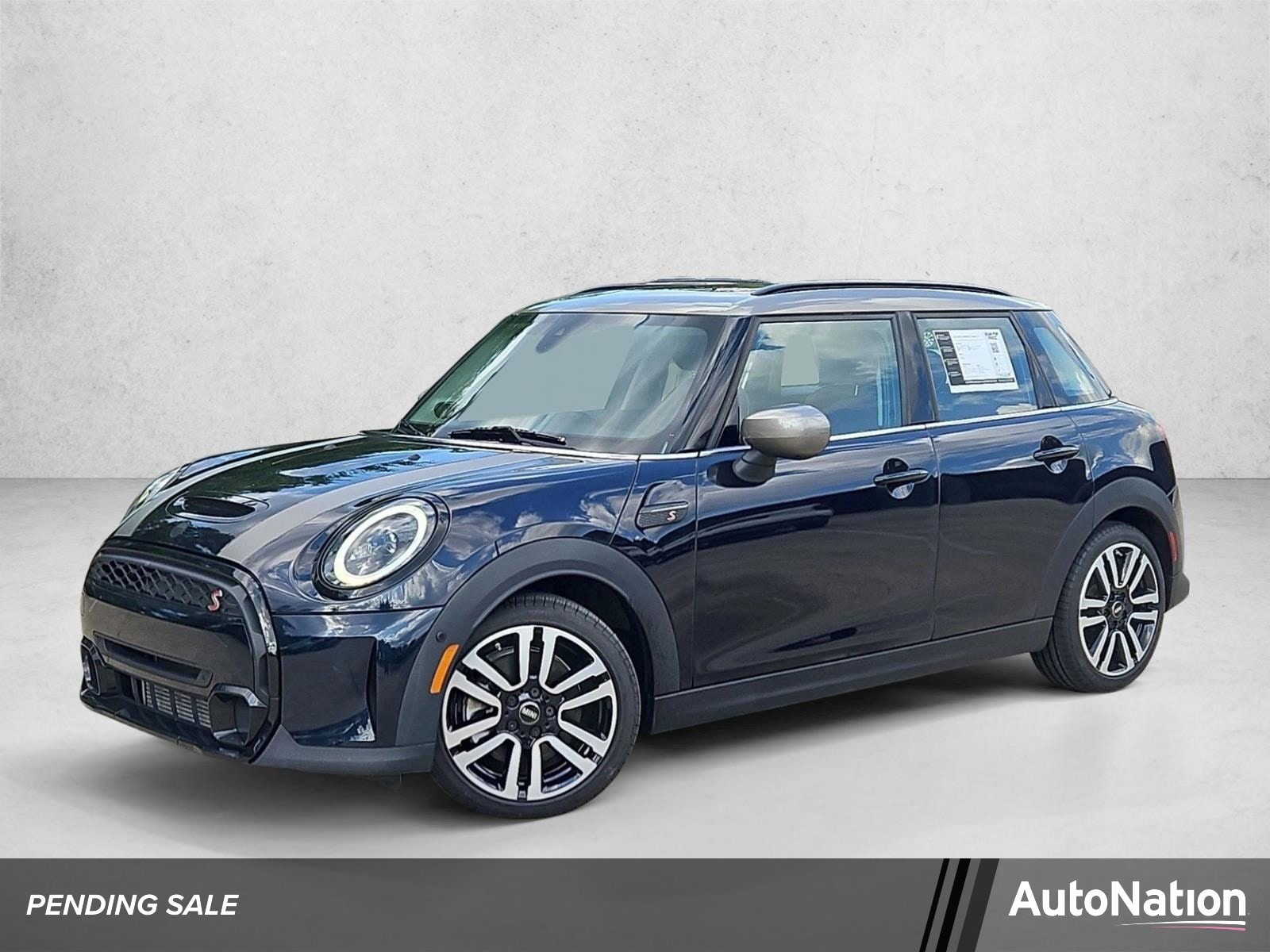 2023 MINI Hardtop Cooper S's photo
