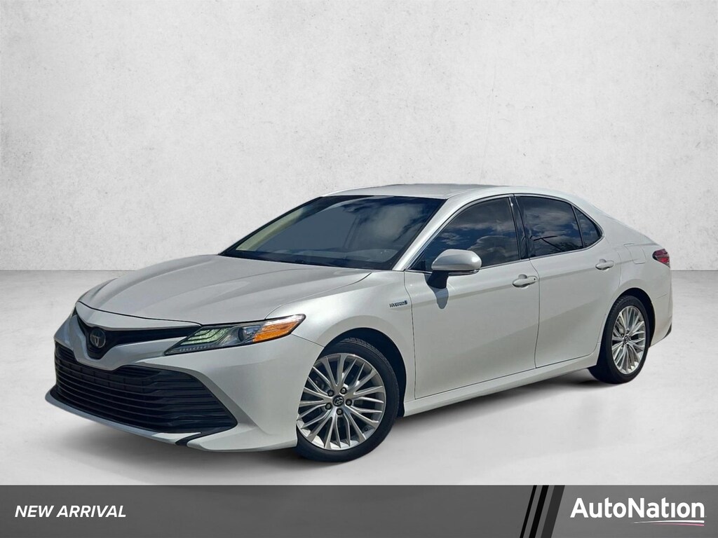 Used 2019 Toyota Camry Hybrid XLE 4dr Car