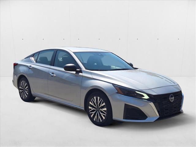 2024 Nissan Altima 2.5 SV photo 2