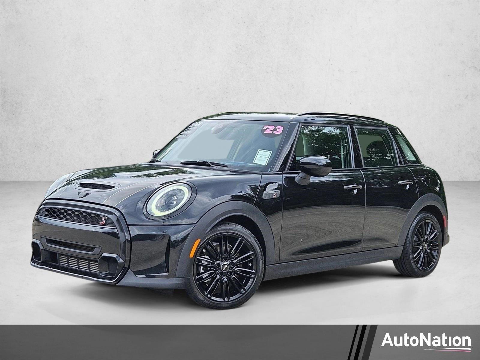2023 MINI Hardtop Cooper S's photo