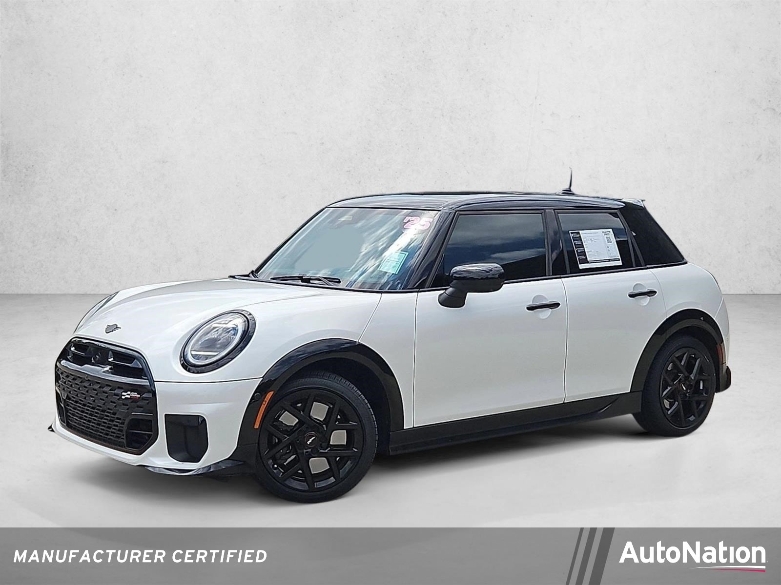 2025 MINI Hardtop Cooper S's photo