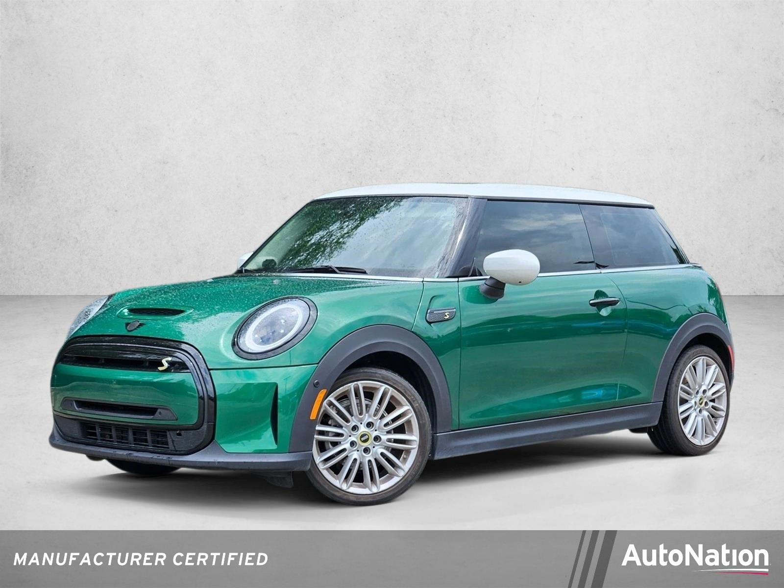 2023 MINI Hardtop Cooper SE's photo