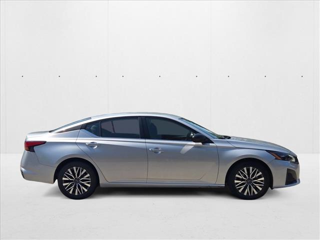 2024 Nissan Altima 2.5 SV photo 3