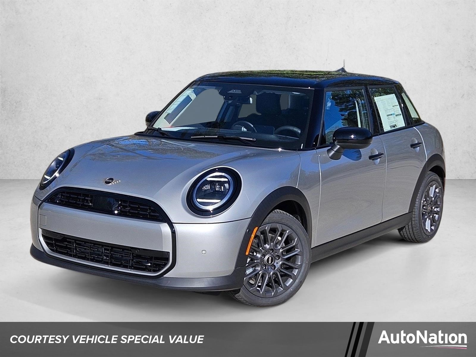 2026 MINI Hardtop's photo