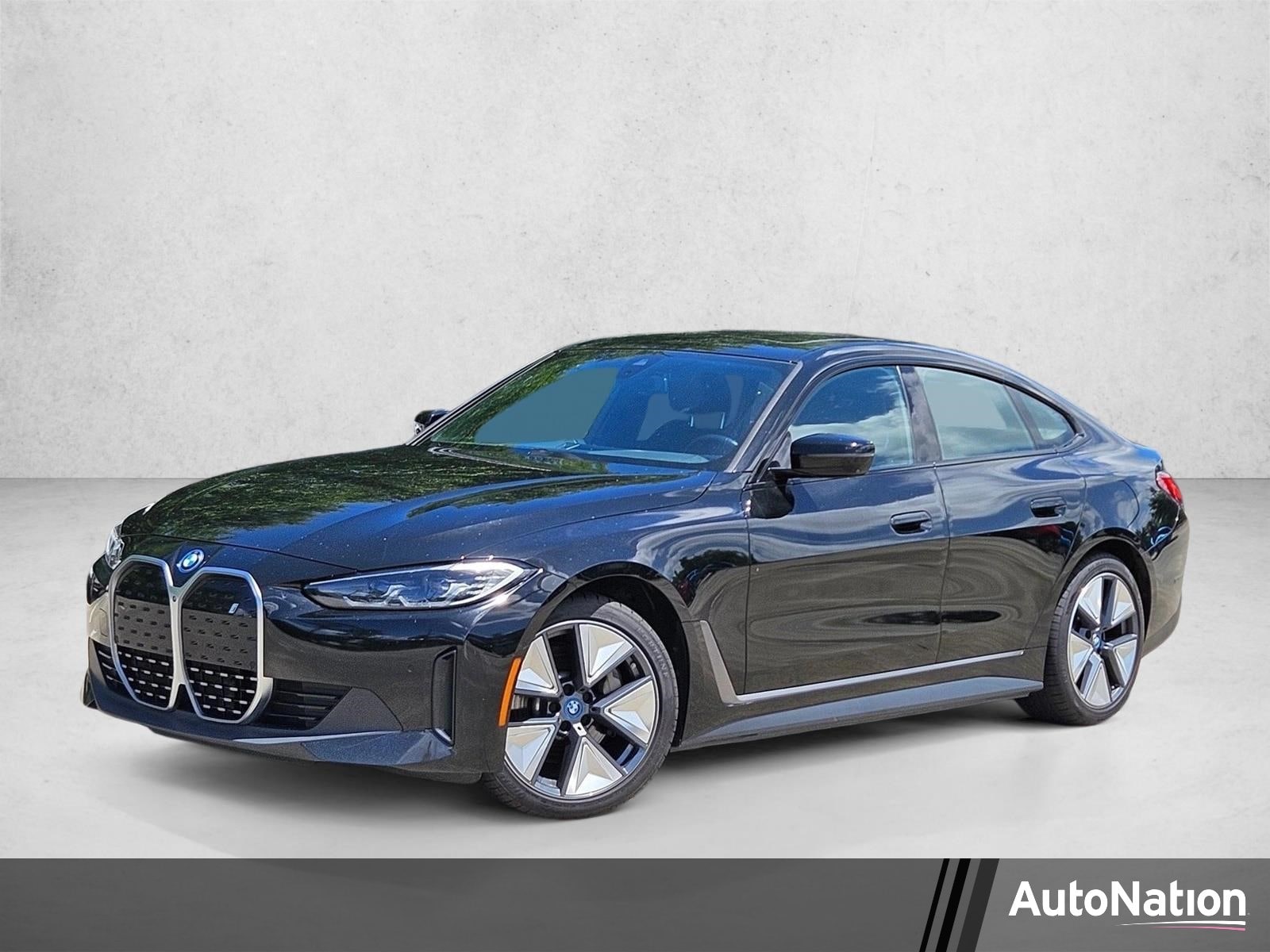 2023 BMW i4 eDrive35's photo