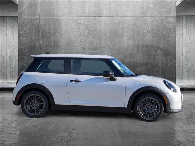 2025 Mini Cooper Hardtop 2 Door Signature photo 4