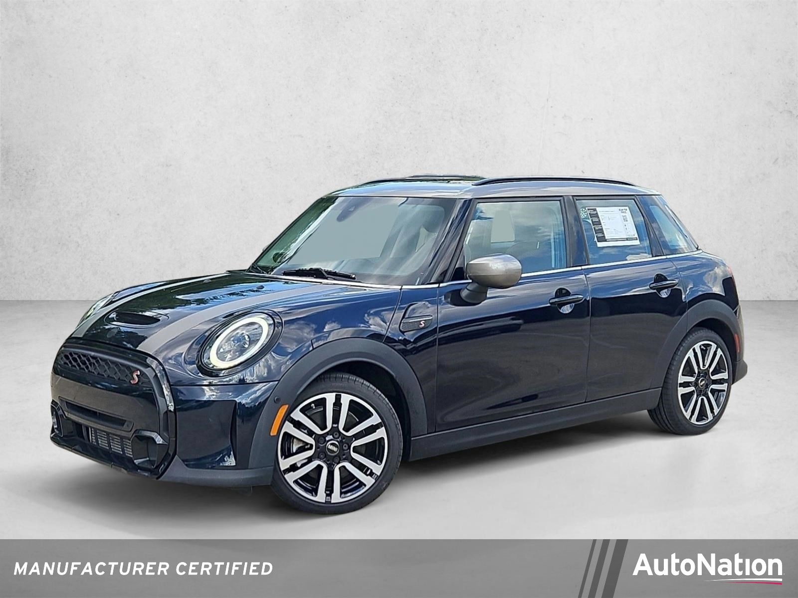 2023 MINI Hardtop Cooper S's photo
