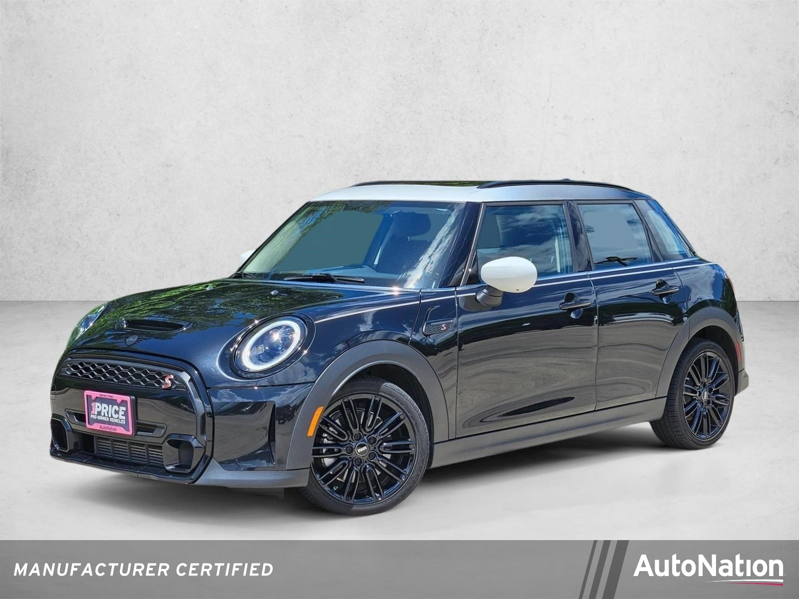 2024 MINI Hardtop Cooper S's photo