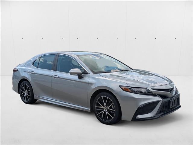 2023 Toyota Camry SE photo 3
