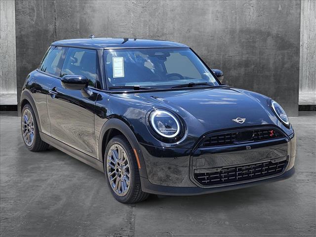 2025 Mini Cooper S Hardtop 2 Door Iconic photo 3