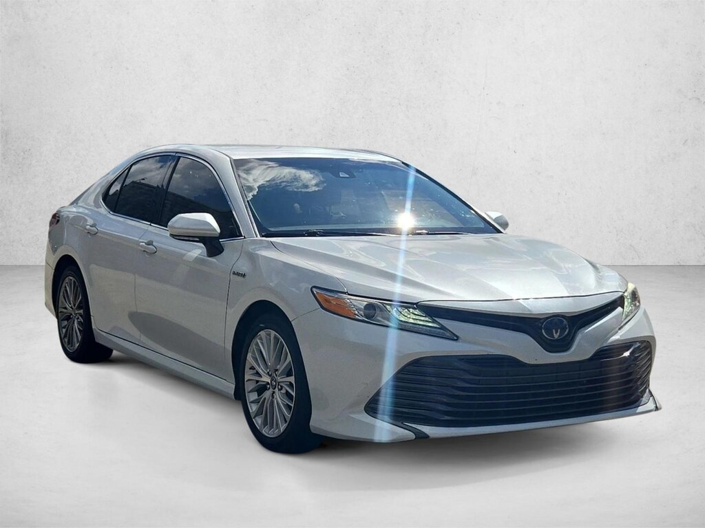 Used 2019 Toyota Camry Hybrid XLE 4dr Car