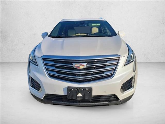 2017 Cadillac XT5 Luxury photo 2