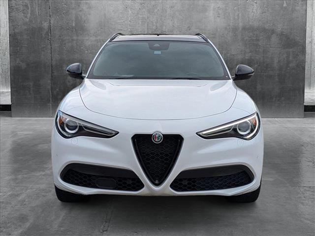 2022 Alfa Romeo Stelvio Ti Sport photo 2