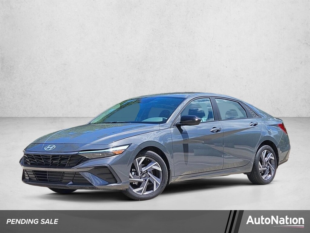 Used 2025 Hyundai Elantra SEL Sport 4dr Car