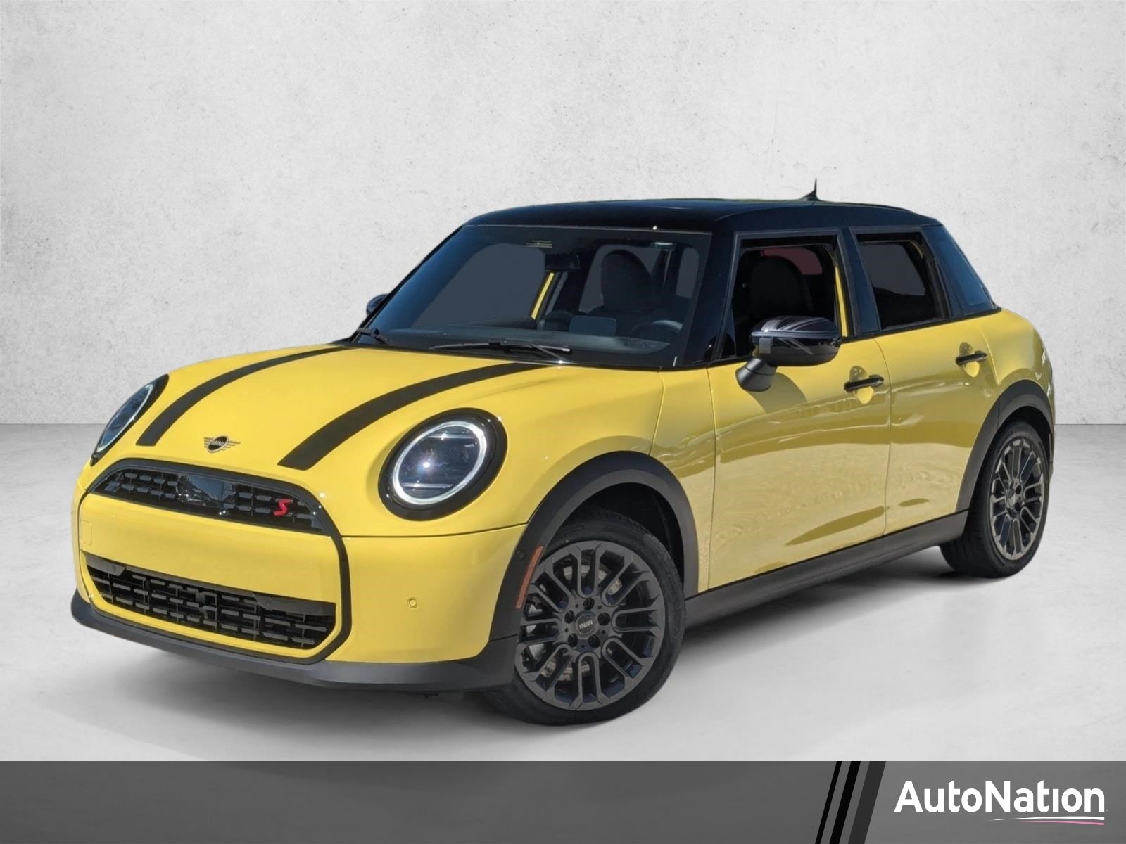 2026 MINI Hardtop Cooper S Signature's photo