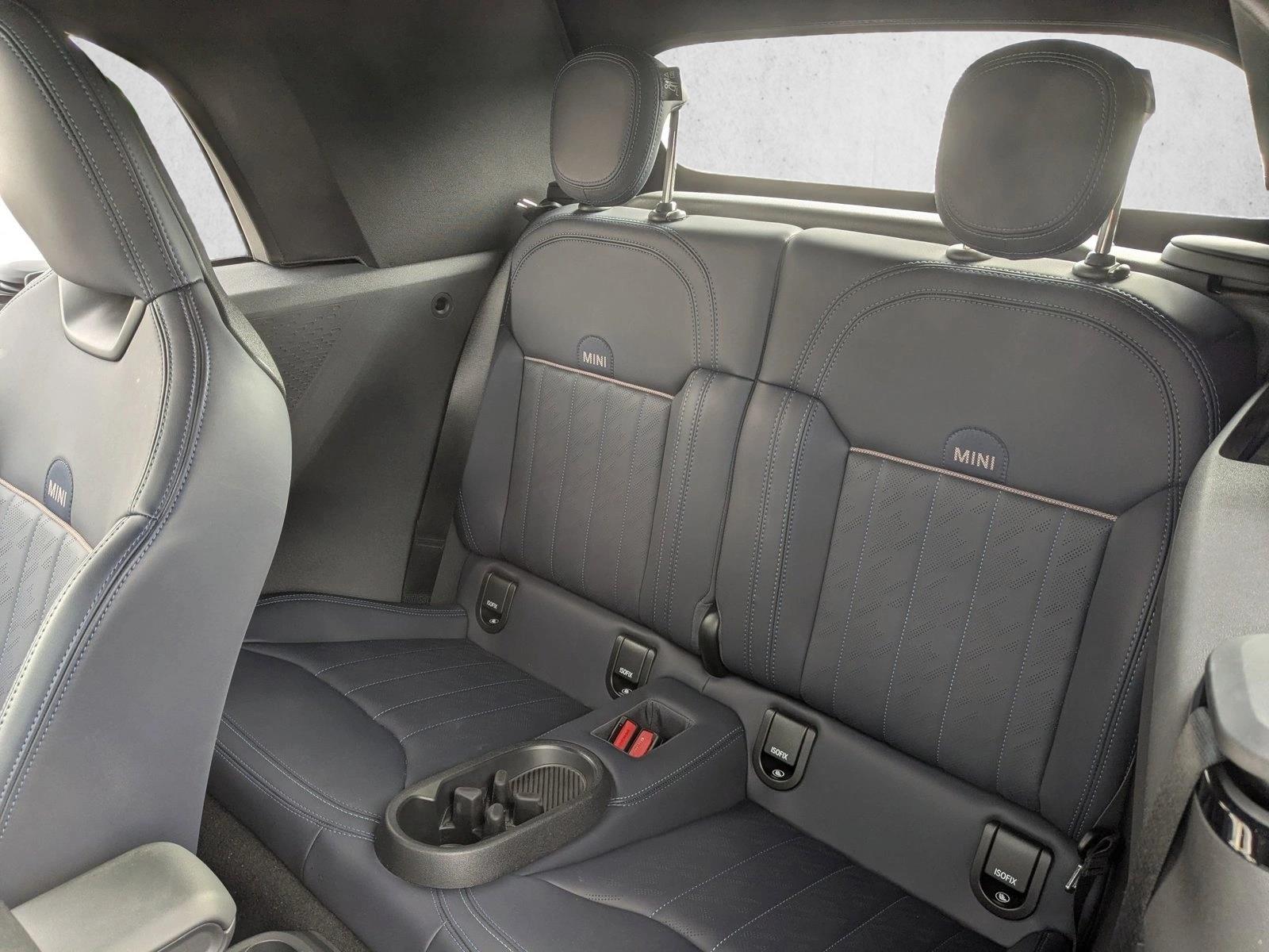 2025 MINI Convertible S - Photo 17