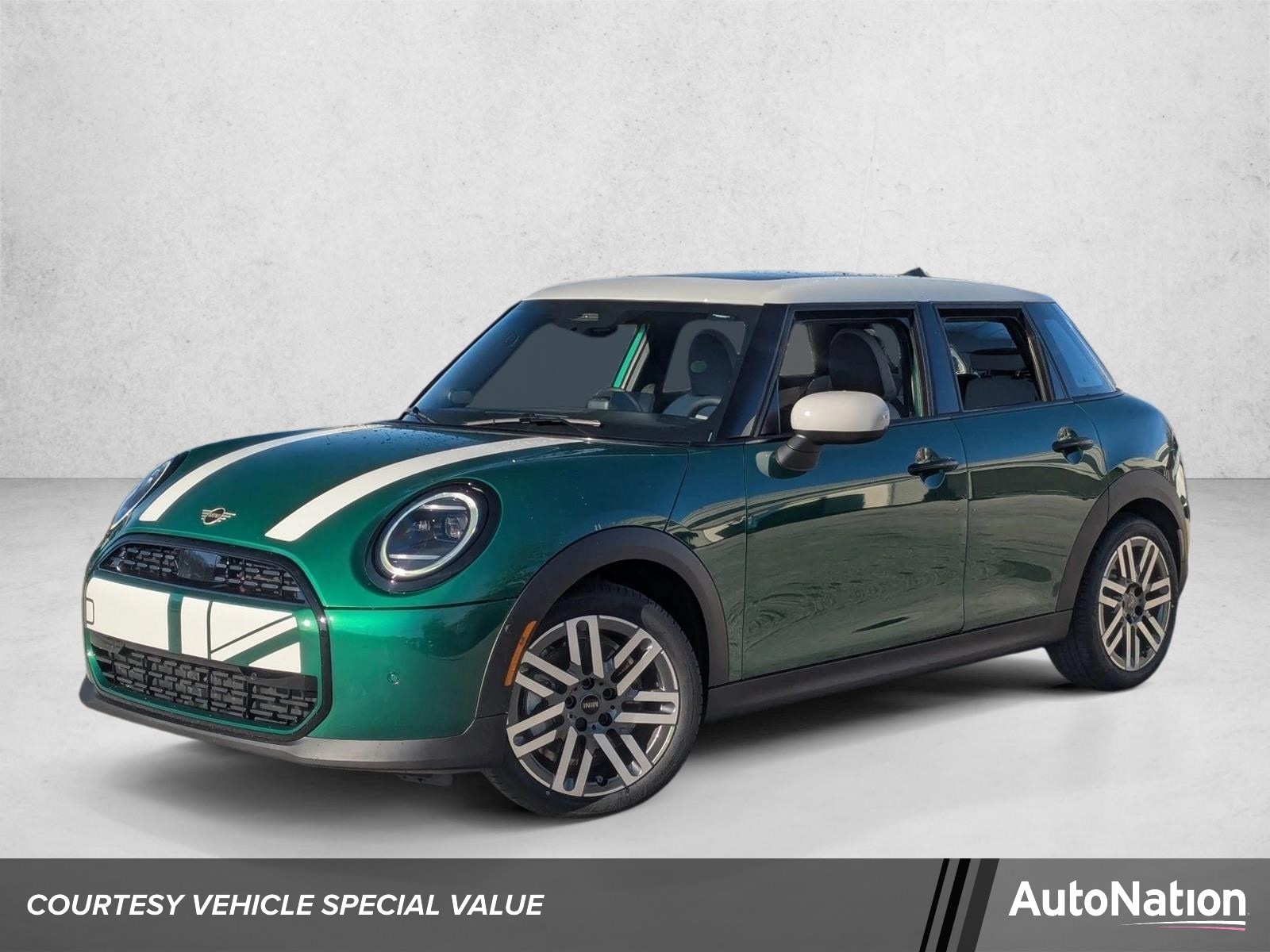 2026 MINI Hardtop Cooper Signature's photo