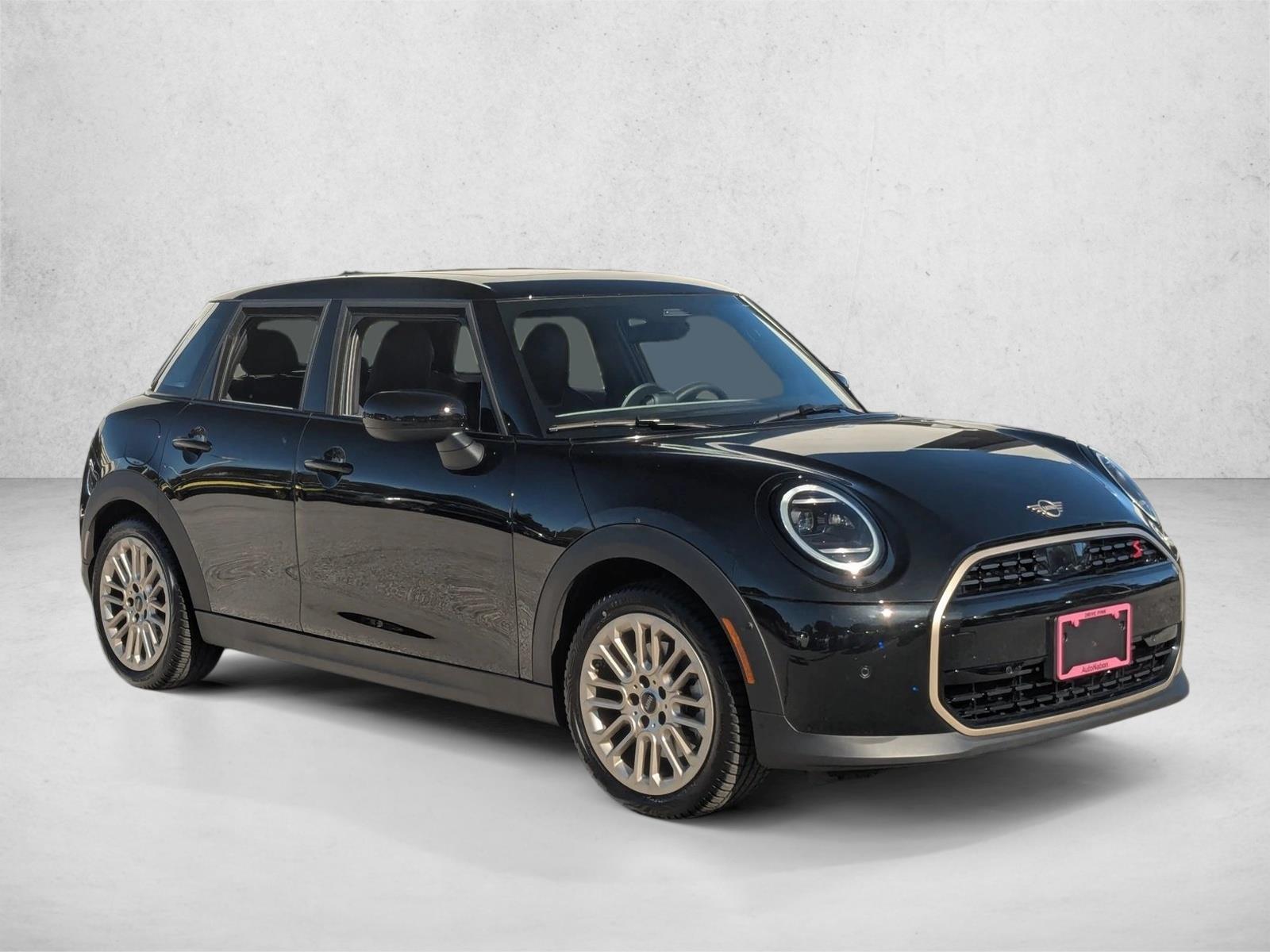 2025 Mini Cooper 4 Door Hardtop S photo 2