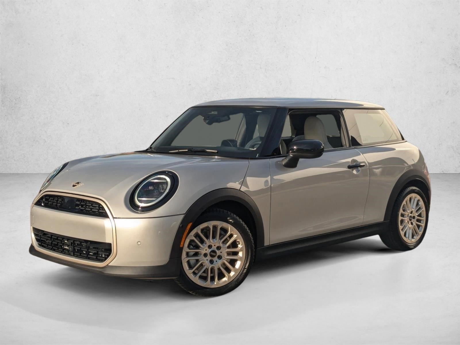 2025 MINI Hardtop 2 Door Base's photo
