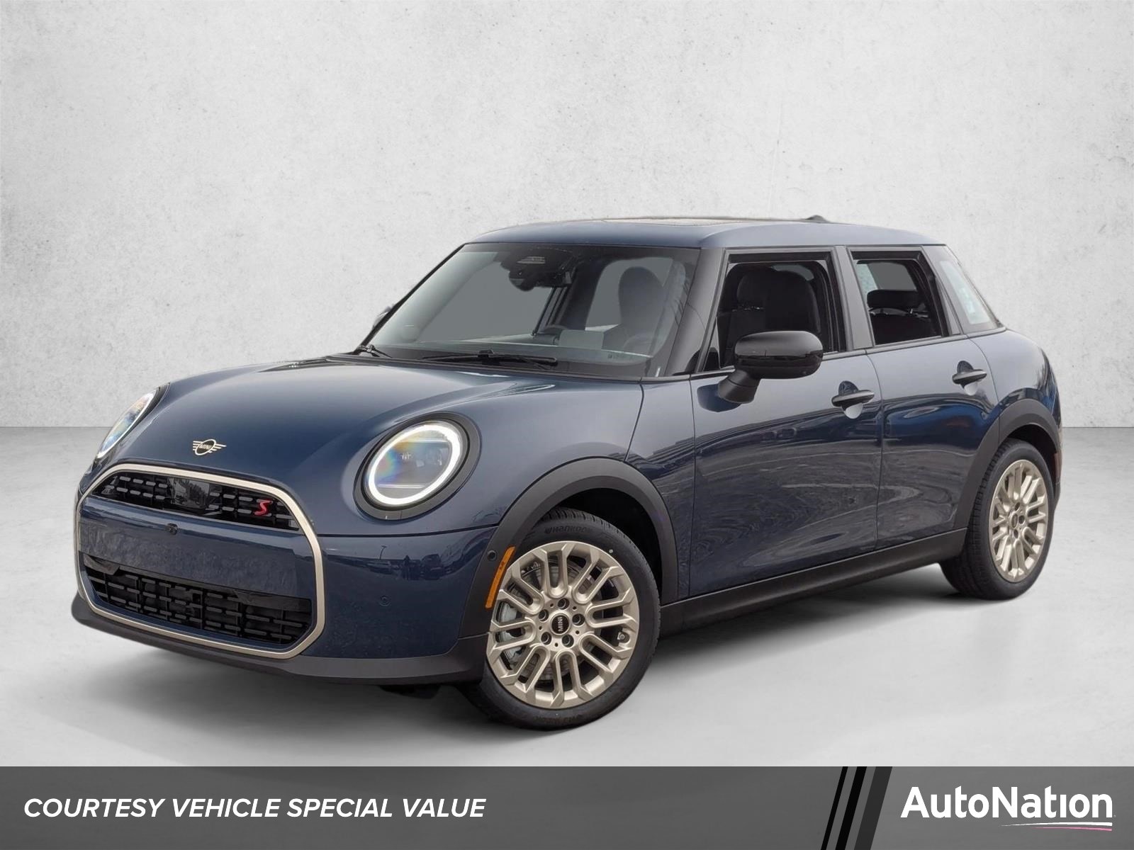 2026 MINI Hardtop Cooper S's photo