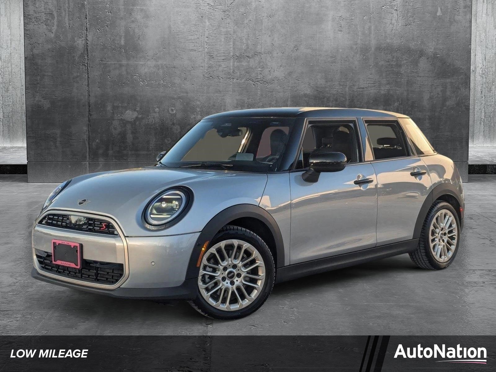 2025 MINI Hardtop 4 Door S's photo