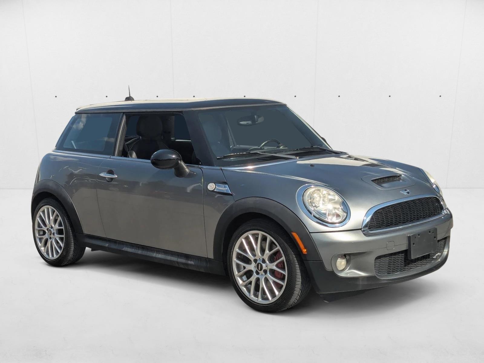 2010 Mini Cooper 2 Door Hardtop photo 3