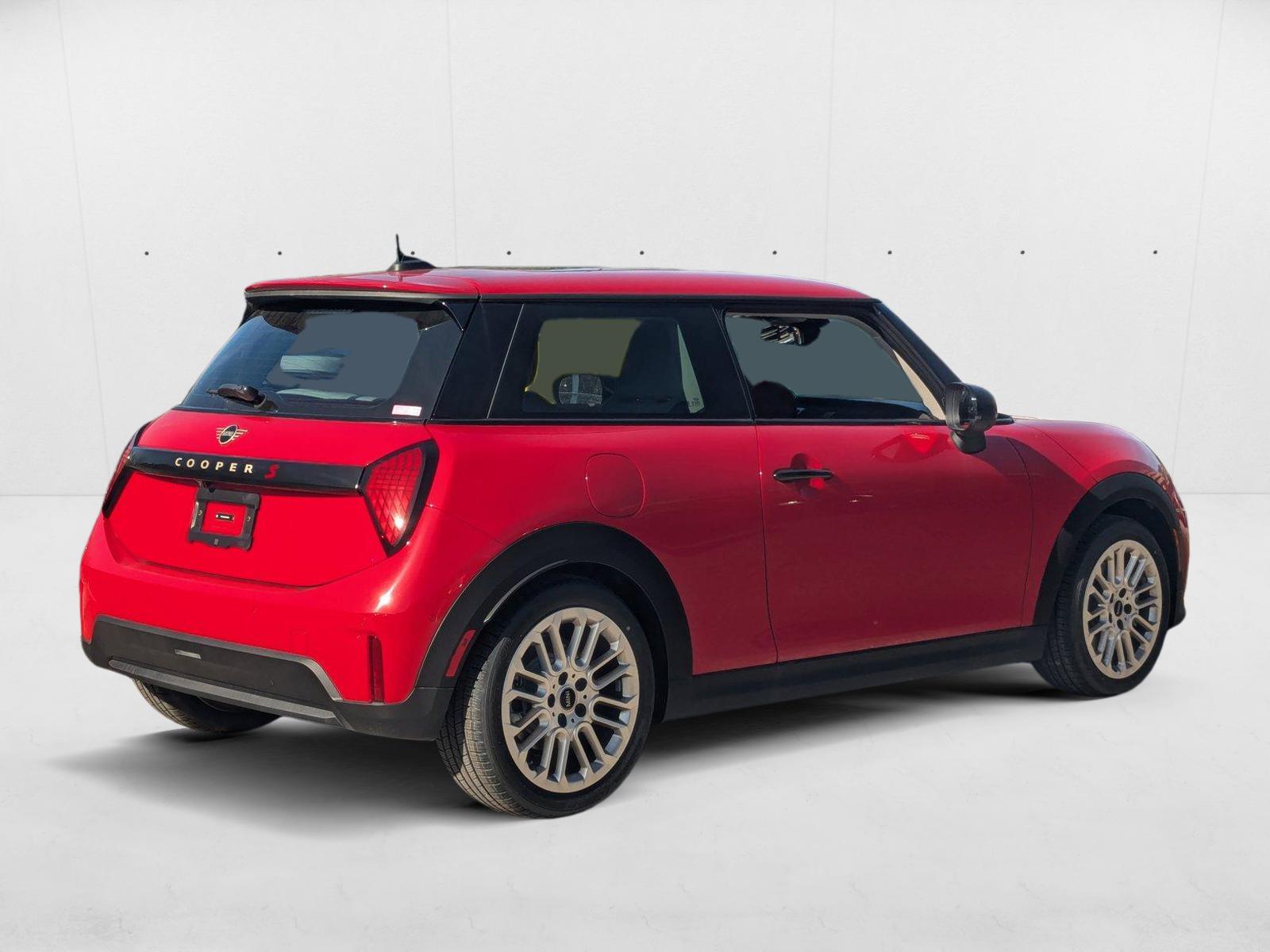 2025 Mini Cooper 2 Door Hardtop S Iconic photo 2