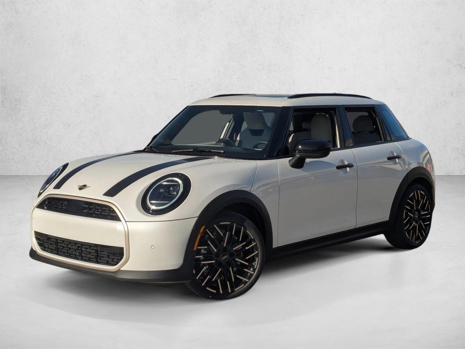2026 MINI Hardtop 4 Door's photo