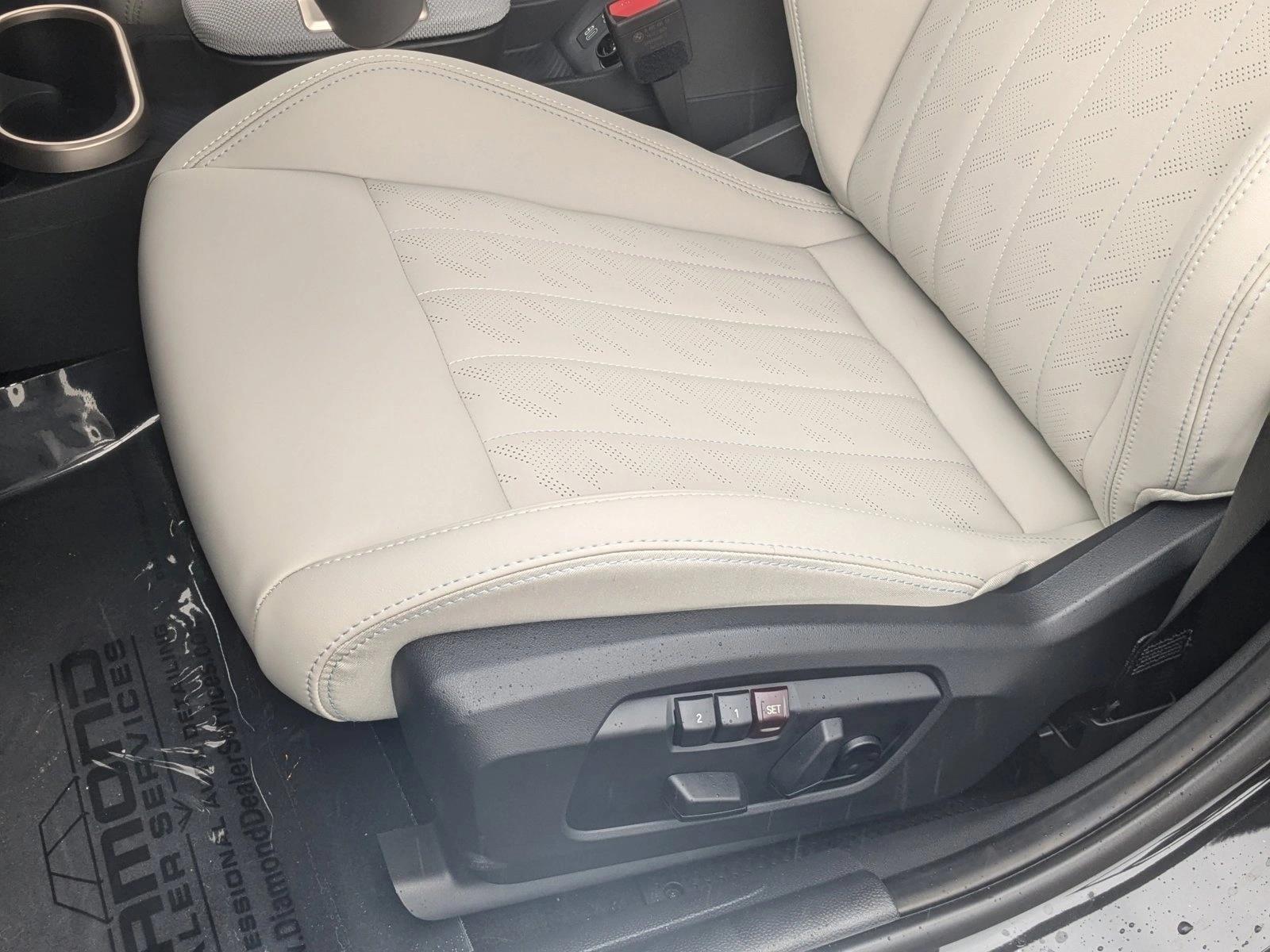 2025 Mini Cooper 4 Door Hardtop S Iconic photo 3