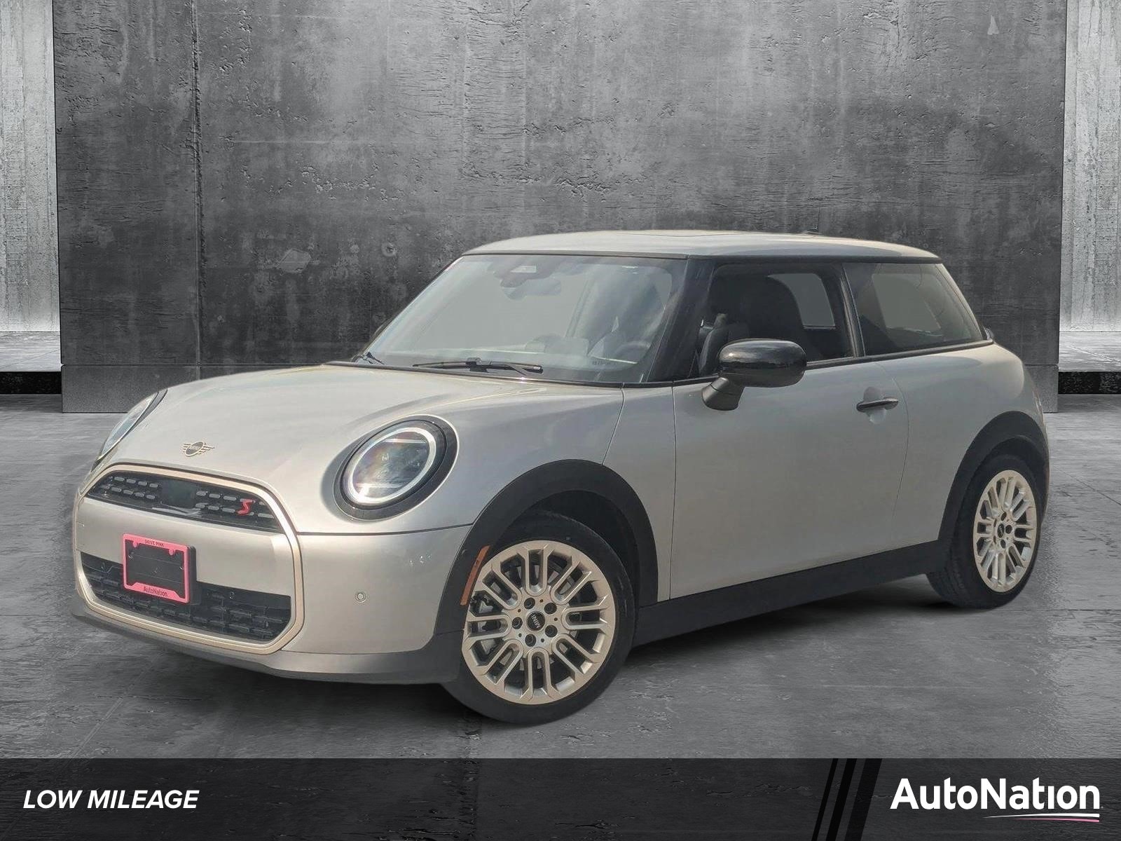 2025 MINI Hardtop 2 Door S's photo