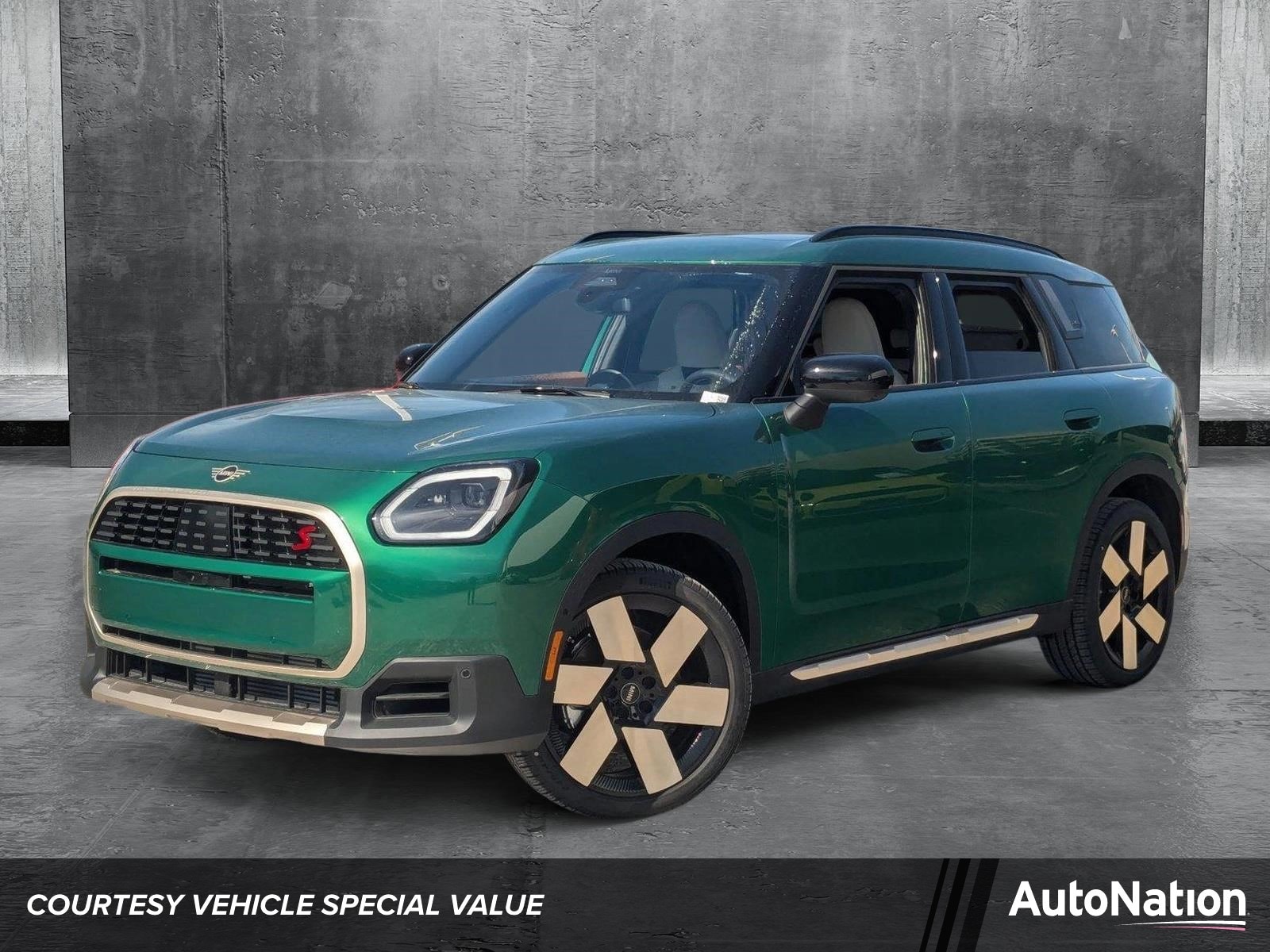 2025 MINI Countryman S's photo