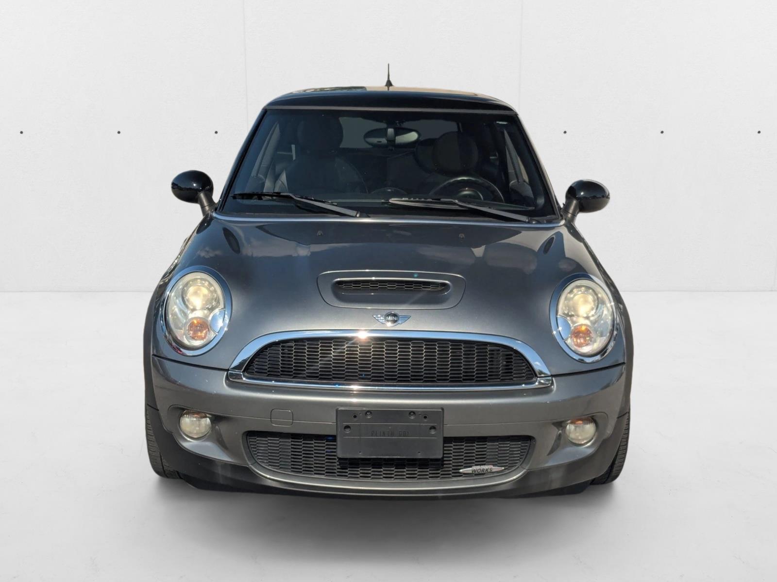 2010 Mini Cooper 2 Door Hardtop photo 2