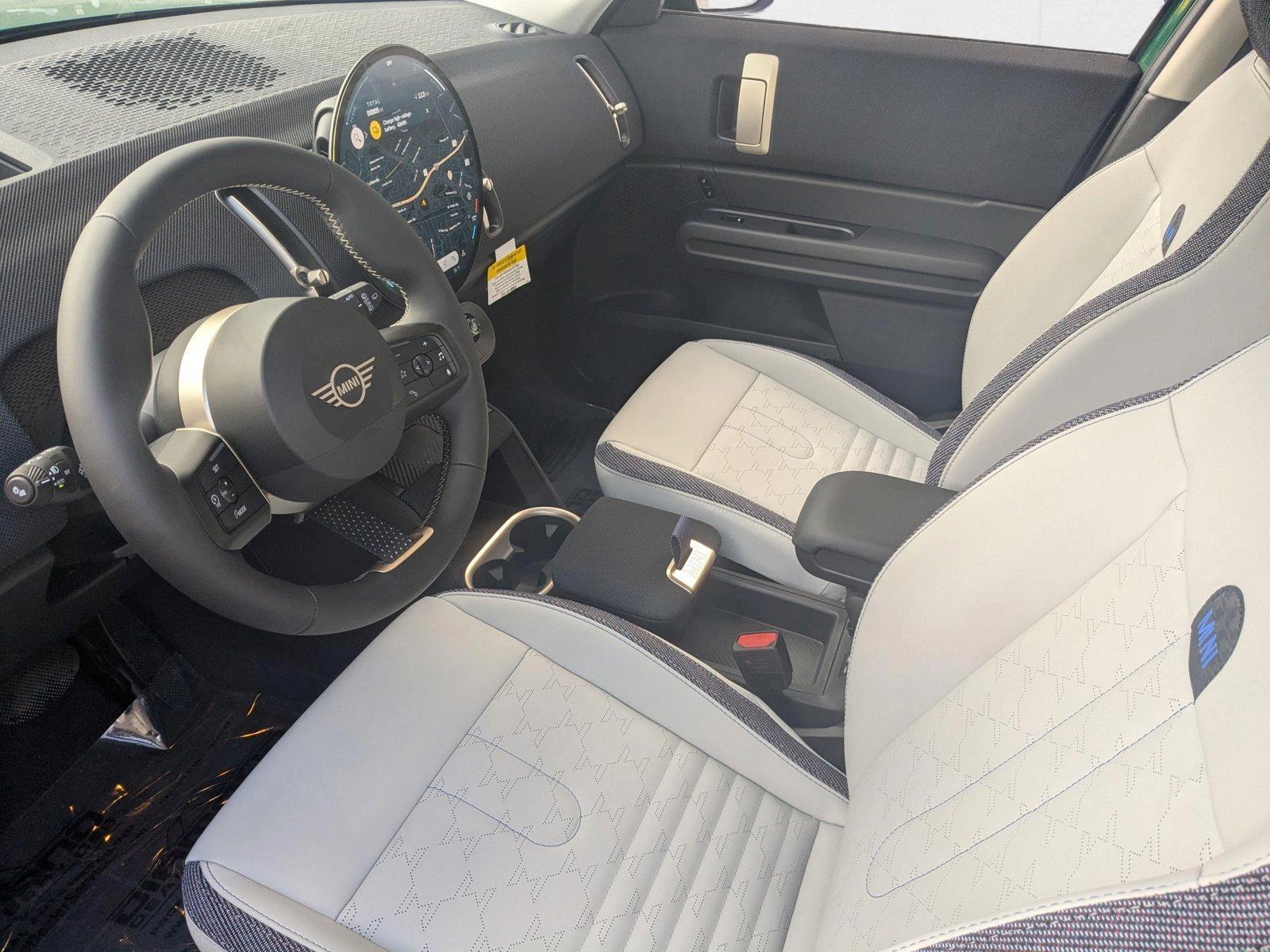 2025 Mini Countryman SE ALL4 Signature photo 3
