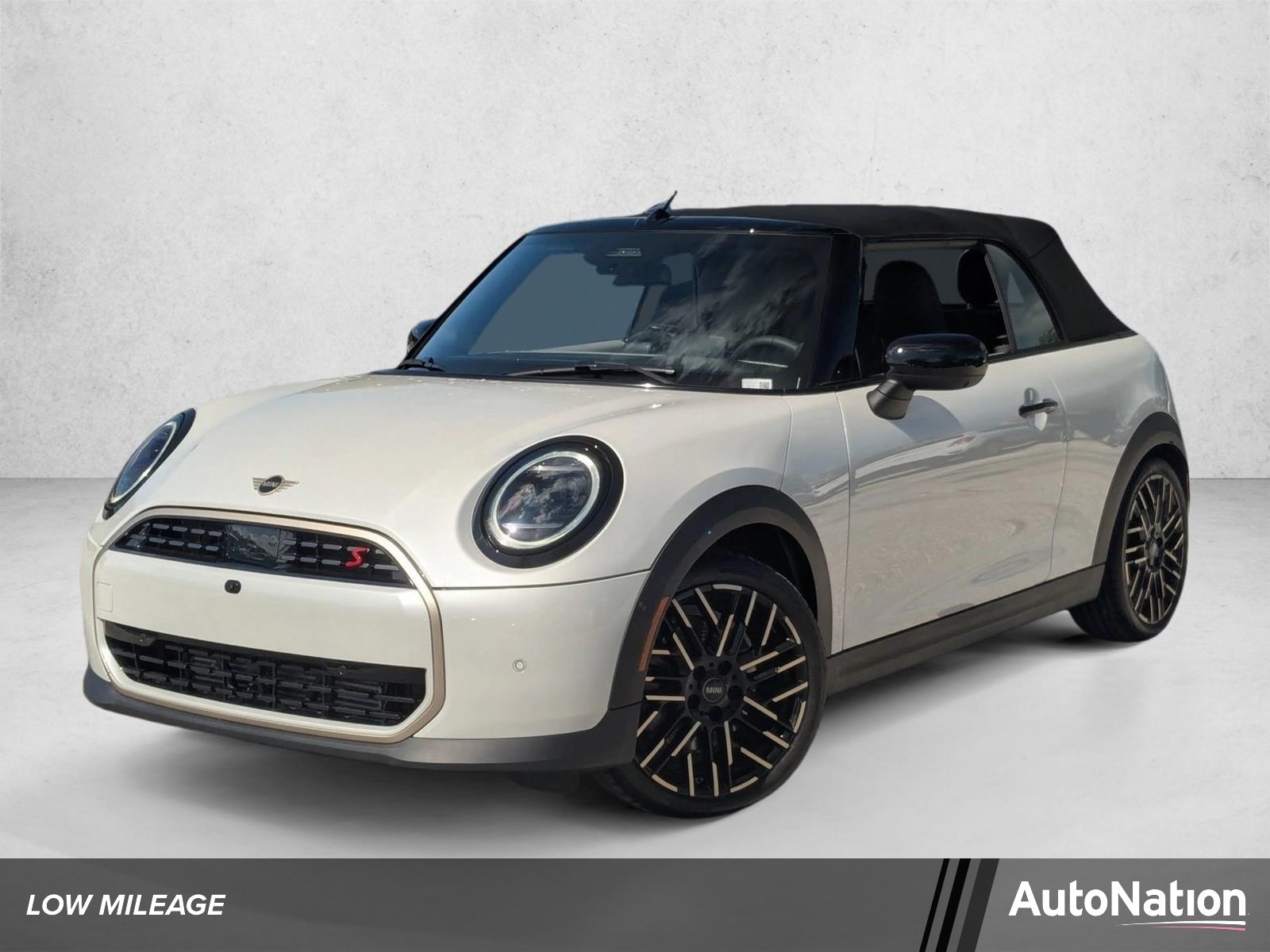 2026 MINI Convertible Cooper S's photo